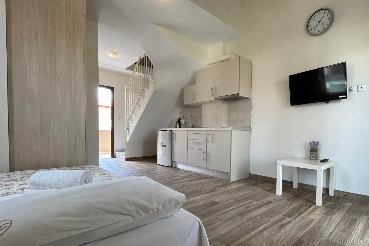 Royals Apartments Nikiti  Ngoại thất bức ảnh