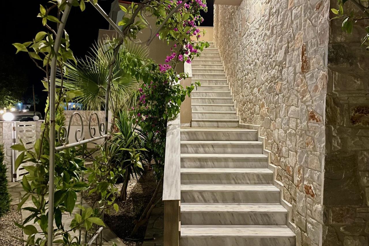 Royals Apartments Nikiti  Ngoại thất bức ảnh