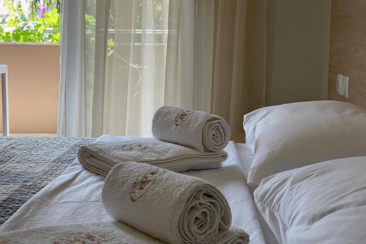 Royals Apartments Nikiti  Ngoại thất bức ảnh